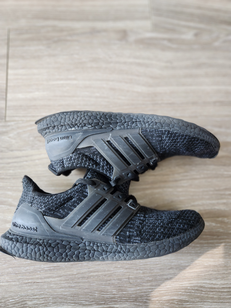 Adidas Ultra Boost - Triple Black thumbnail