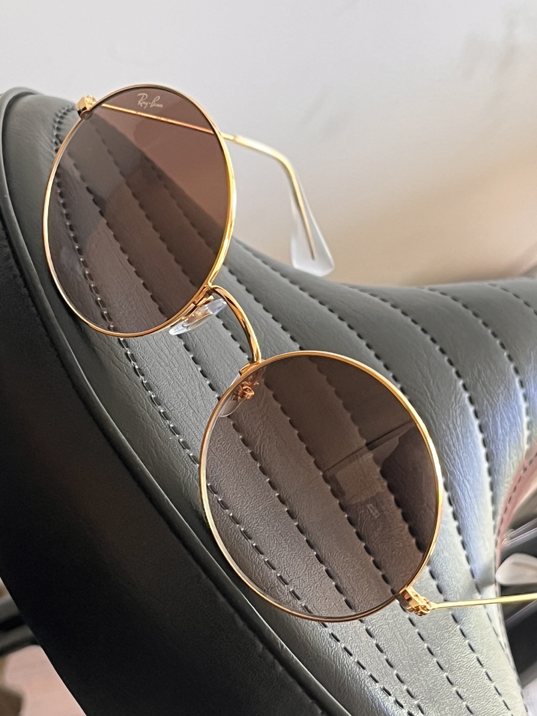 Round ray-ban sunglasses thumbnail