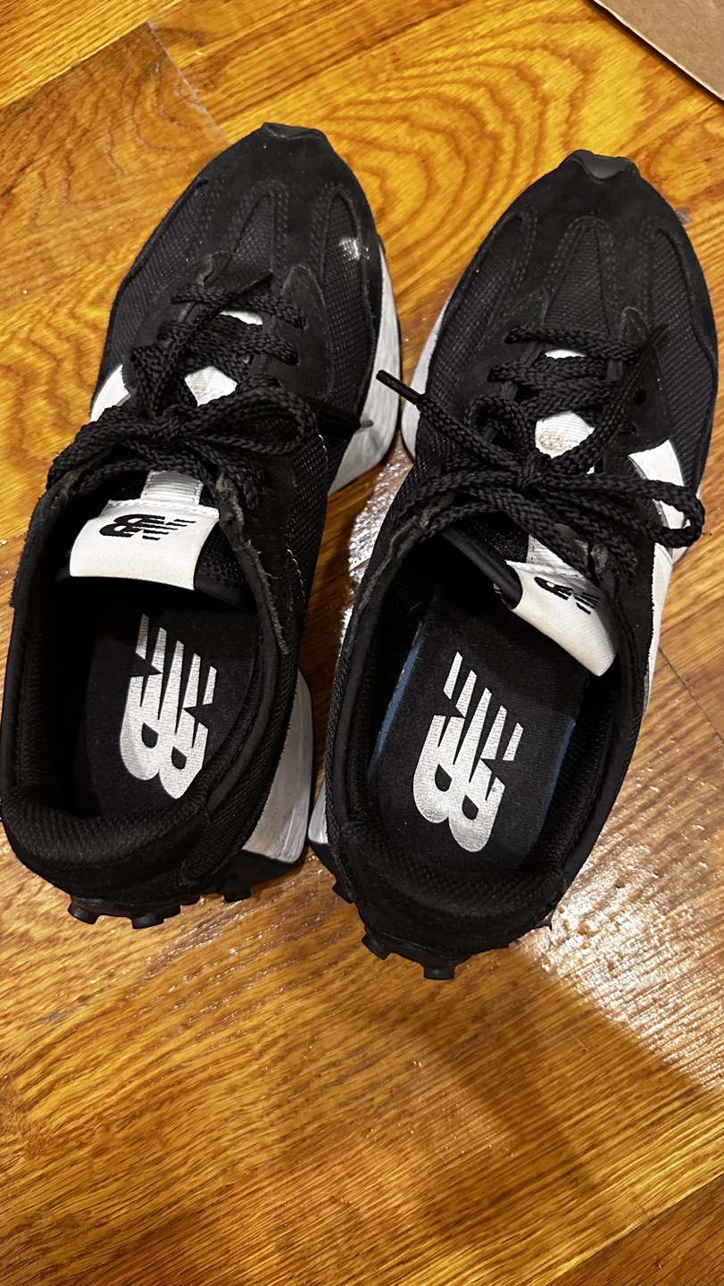 New Balance 327 womens size 7 (US) - photo 2