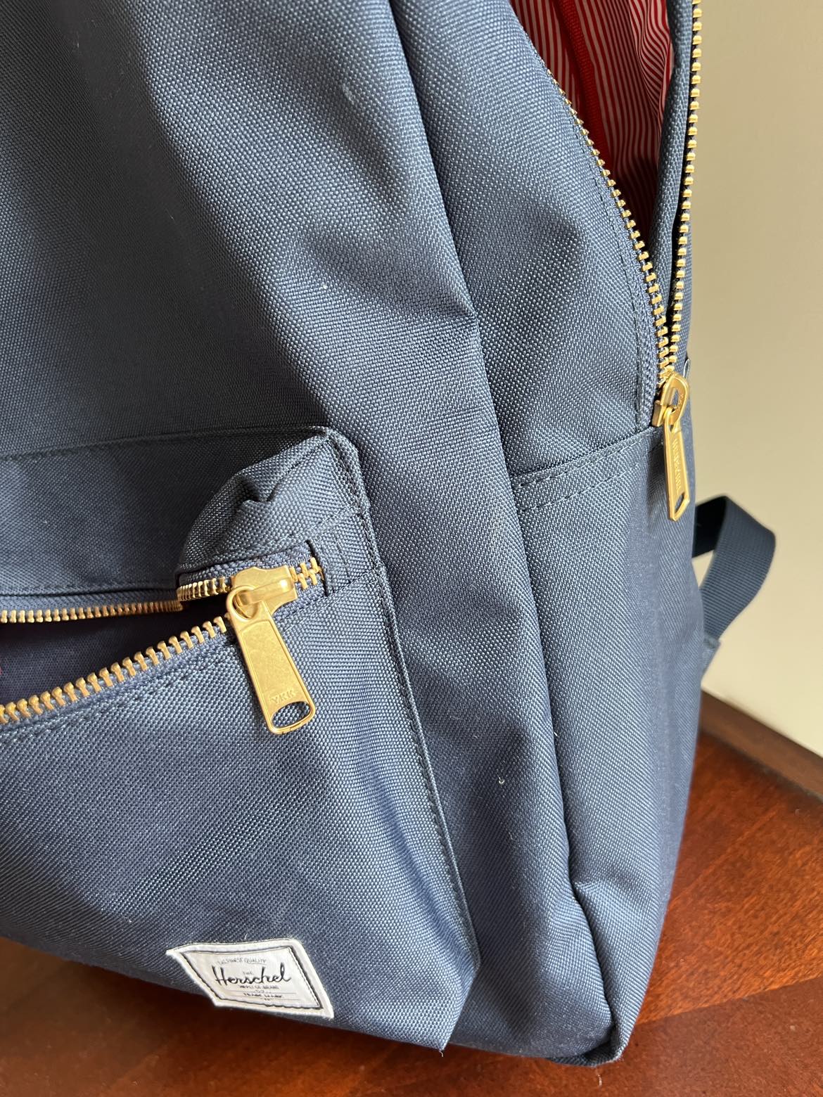 New Herschel Backpack image indicator(6)