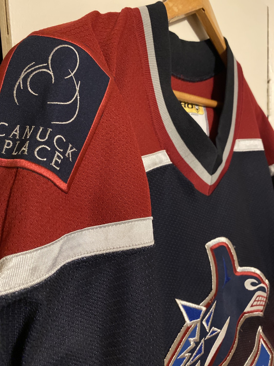 Retro Vancouver Canucks jersey - photo 3