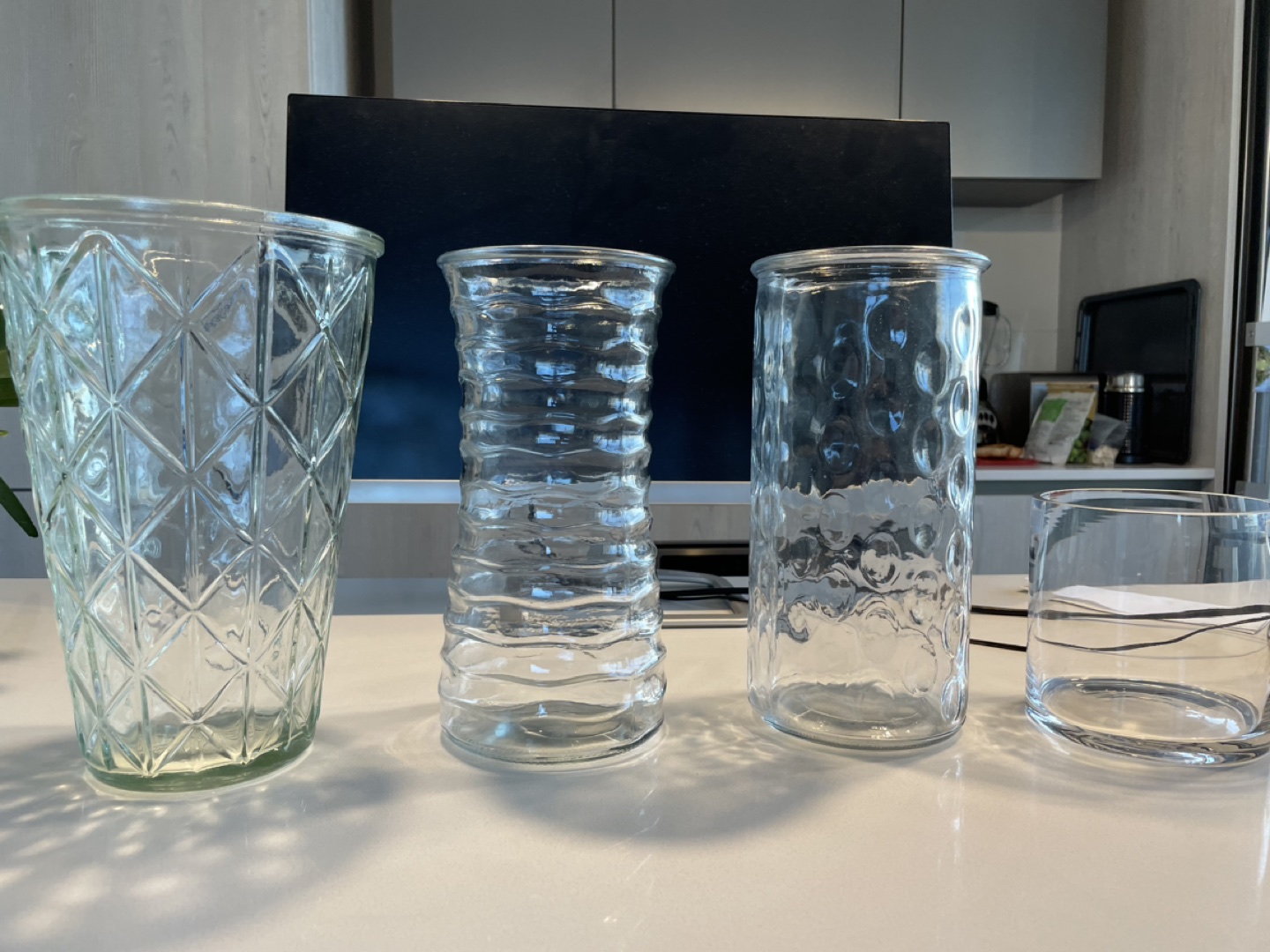 4 flower vases for $4 thumbnail
