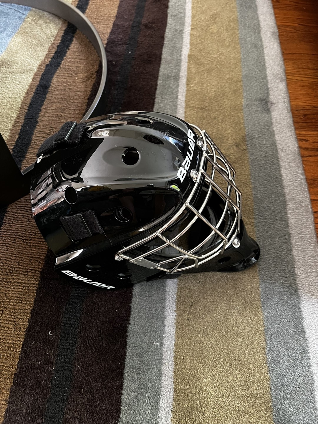 Hockey goalie helmet - photo 2