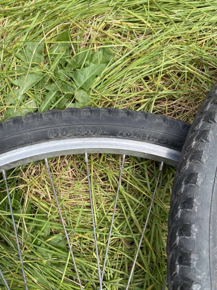 SET OF 26" BIKE WHEELS - photo 2