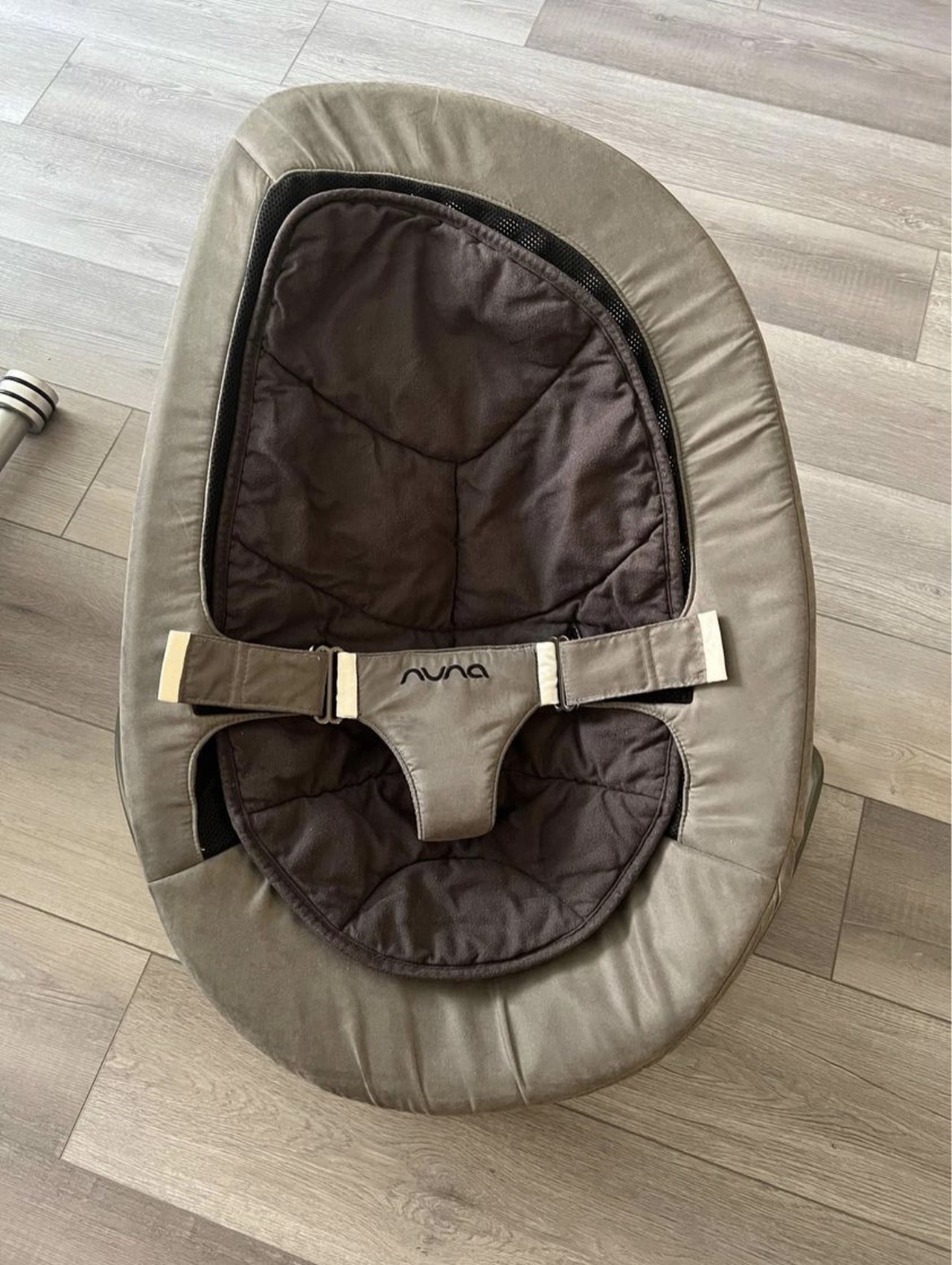USED - Nuna Leaf Baby Swing