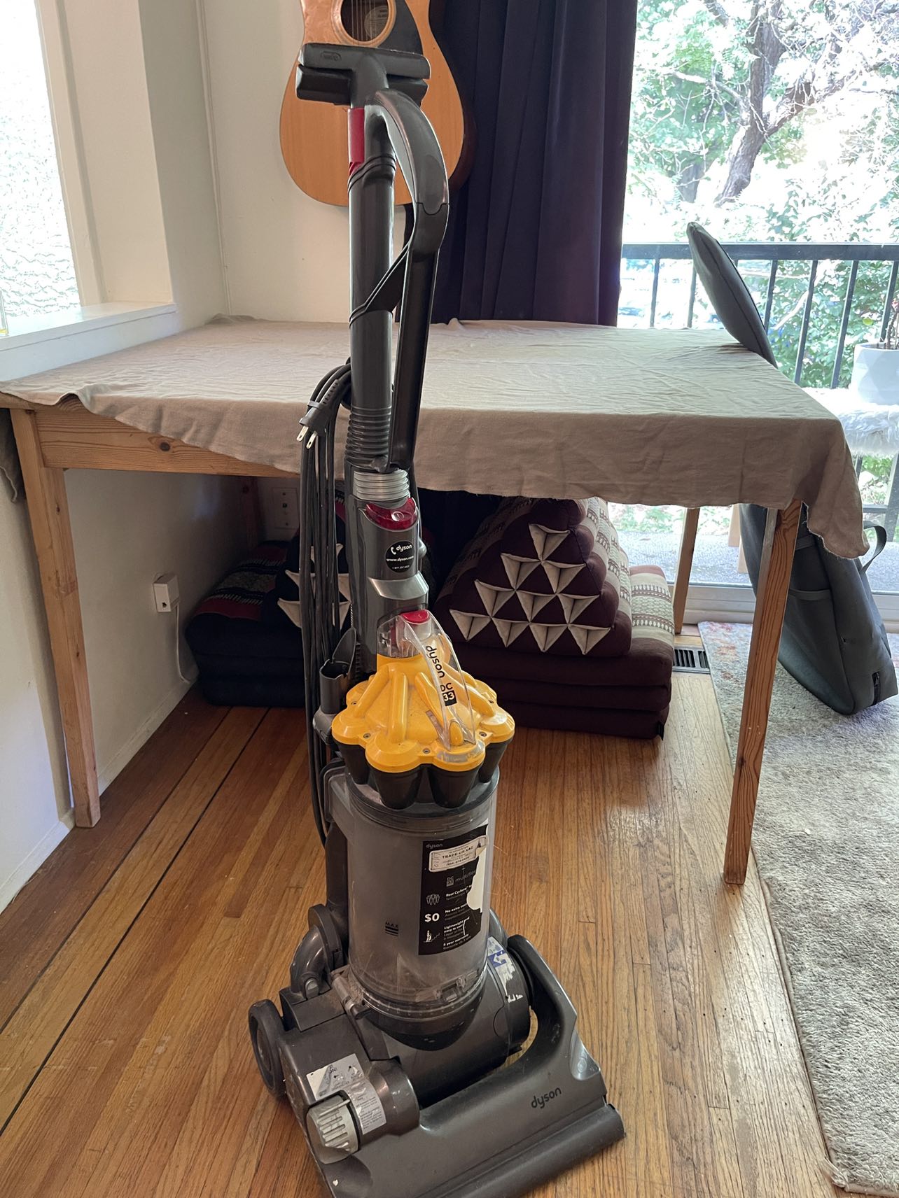 Free Dyson stand up vacuum - photo 2