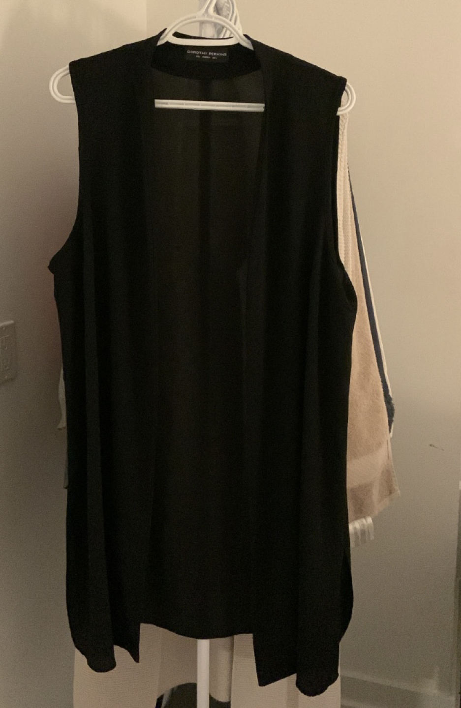 Sleeveless Cardi (L) thumbnail