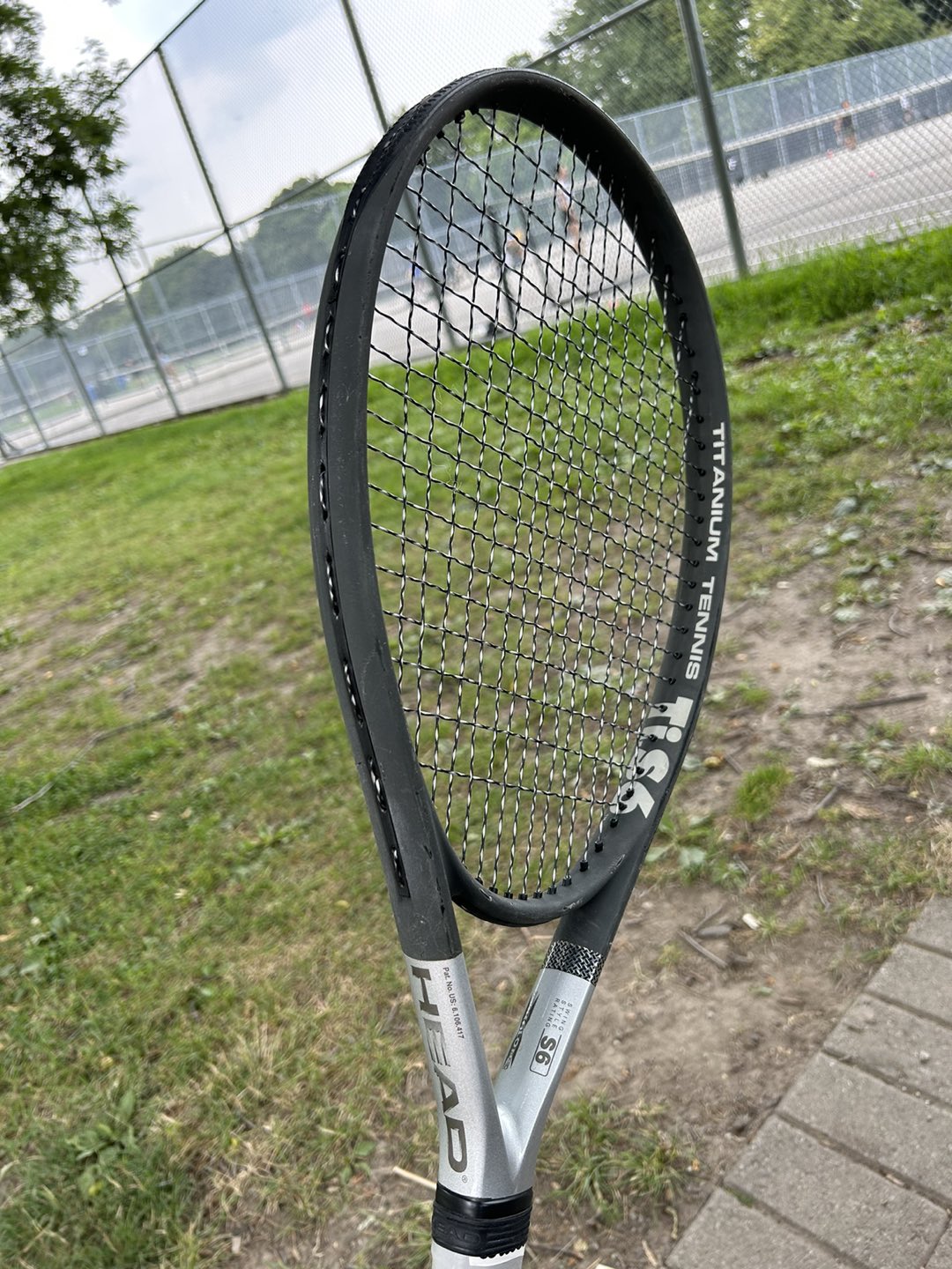 Tennis racquet