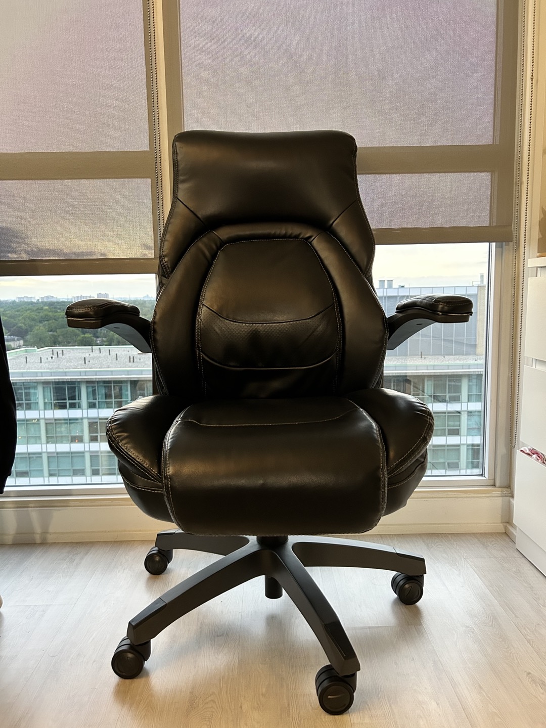 Office chair (La-Z-Boy). Less than 3 years old thumbnail