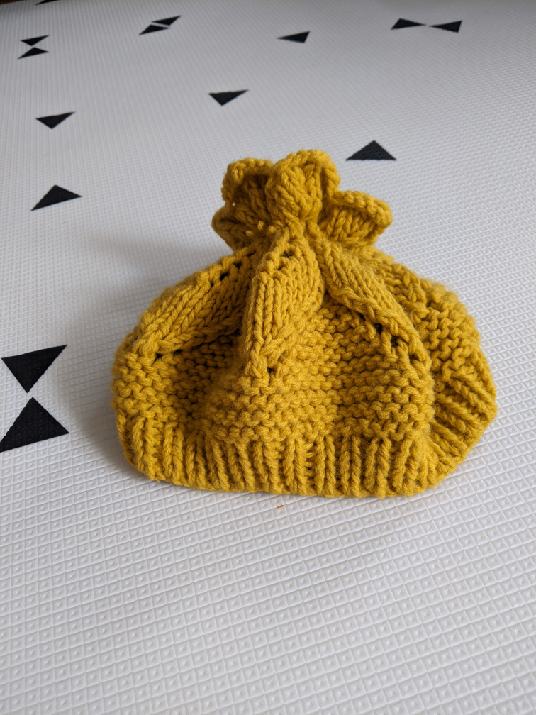 Super Cute Knit Beret - Never Worn image indicator(2)