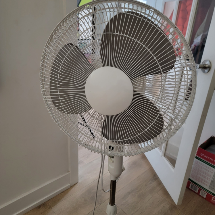 white Stand Fan - photo 4