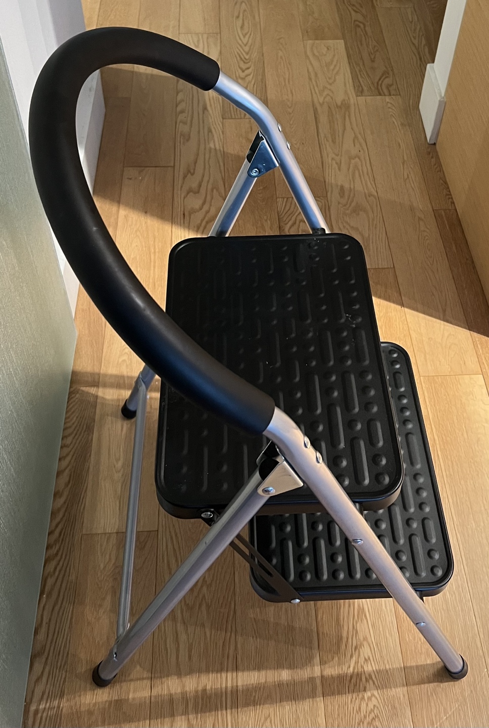 Two step folding Ladder - photo 3