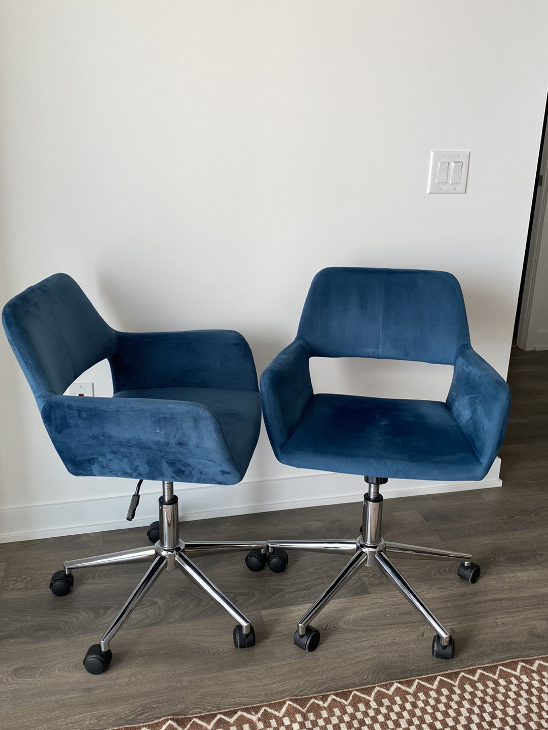 Two Stylish Blue Office Chairs image indicator(2)
