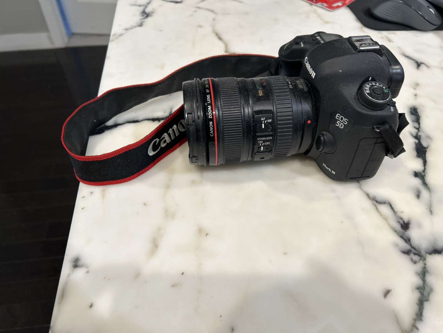 EOS 5D Mark III w/ Canon Zoom lens EF 24-105 mm 1:4 - photo 3