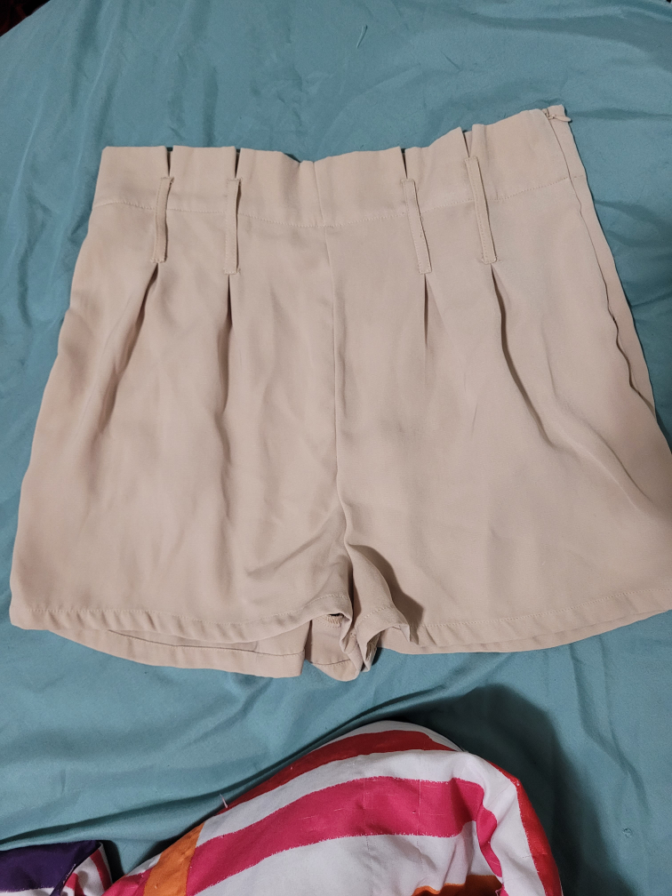 women's shorts thumbnail