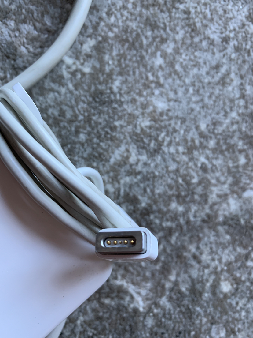 60W MagSafe Power Adapter image indicator(3)