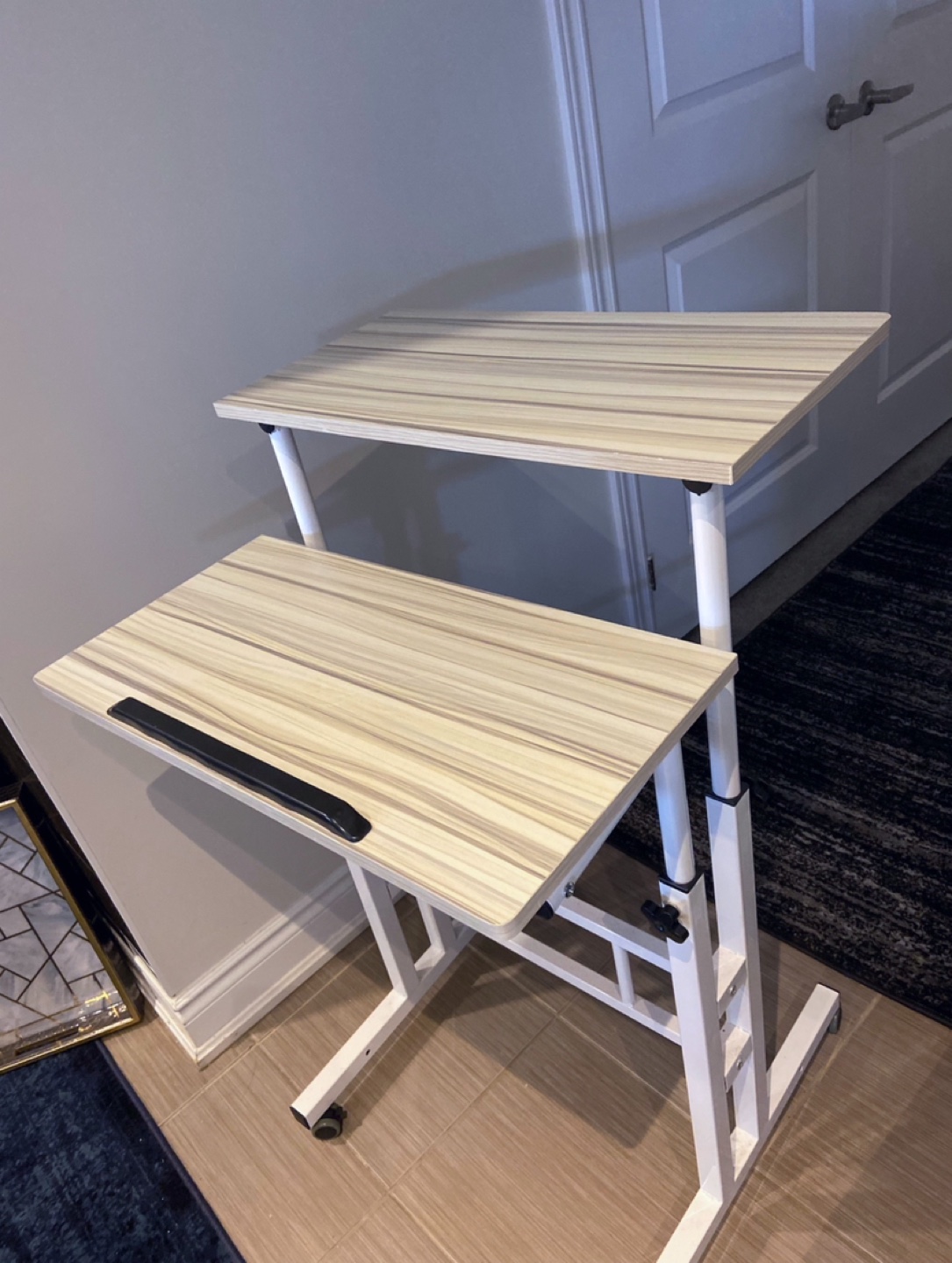 Mobile stand up desk - adjustable thumbnail