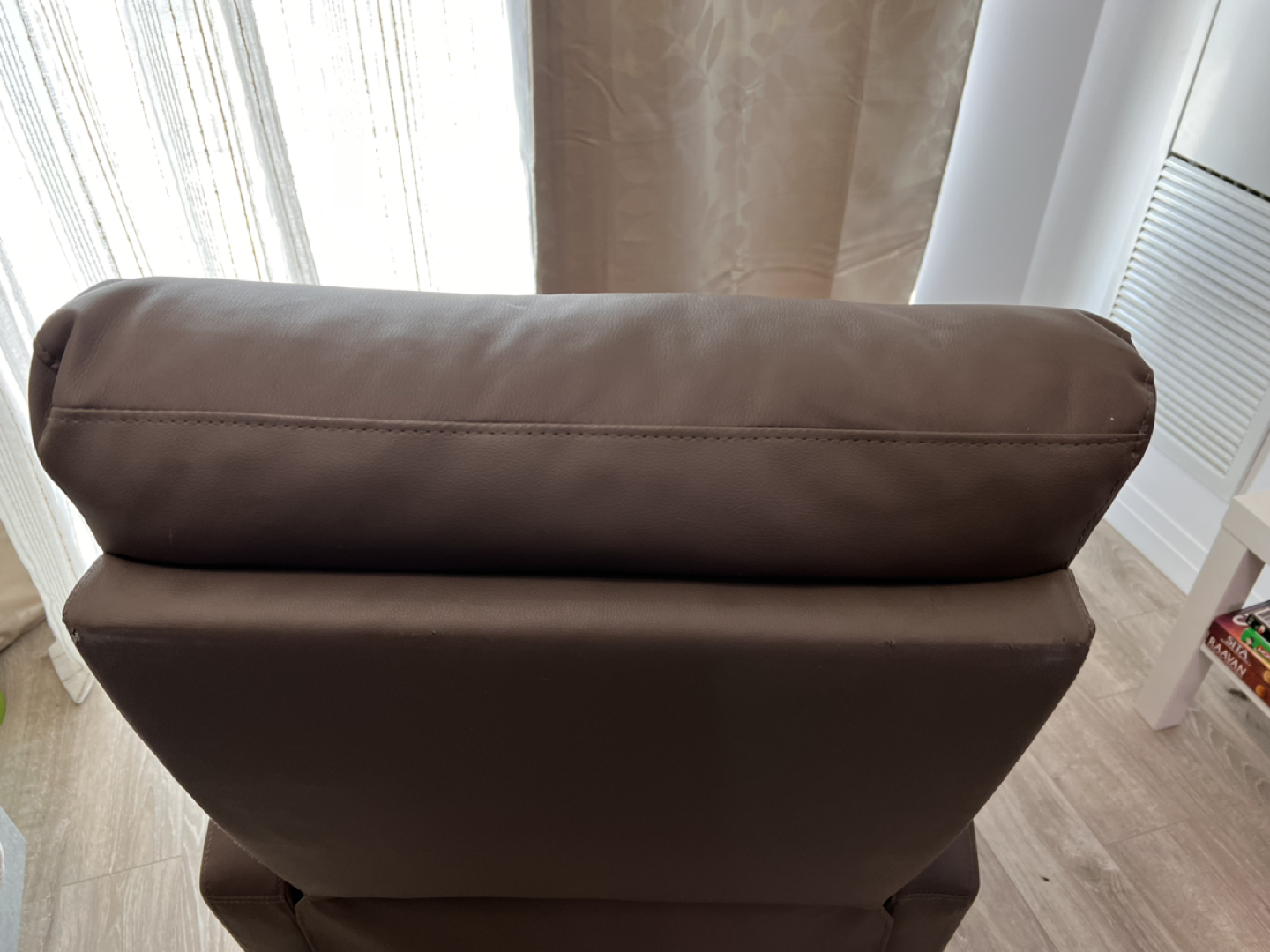 Structube recliner - photo 4