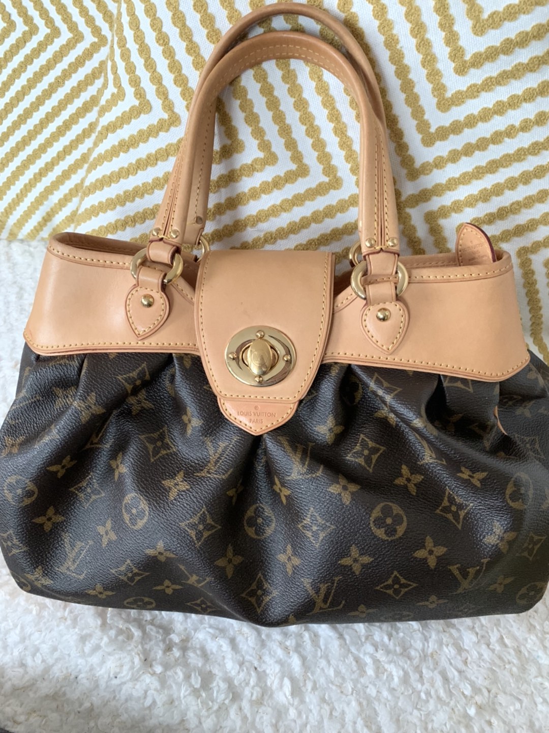 Authentic Louis Vuitton Pm Boxie