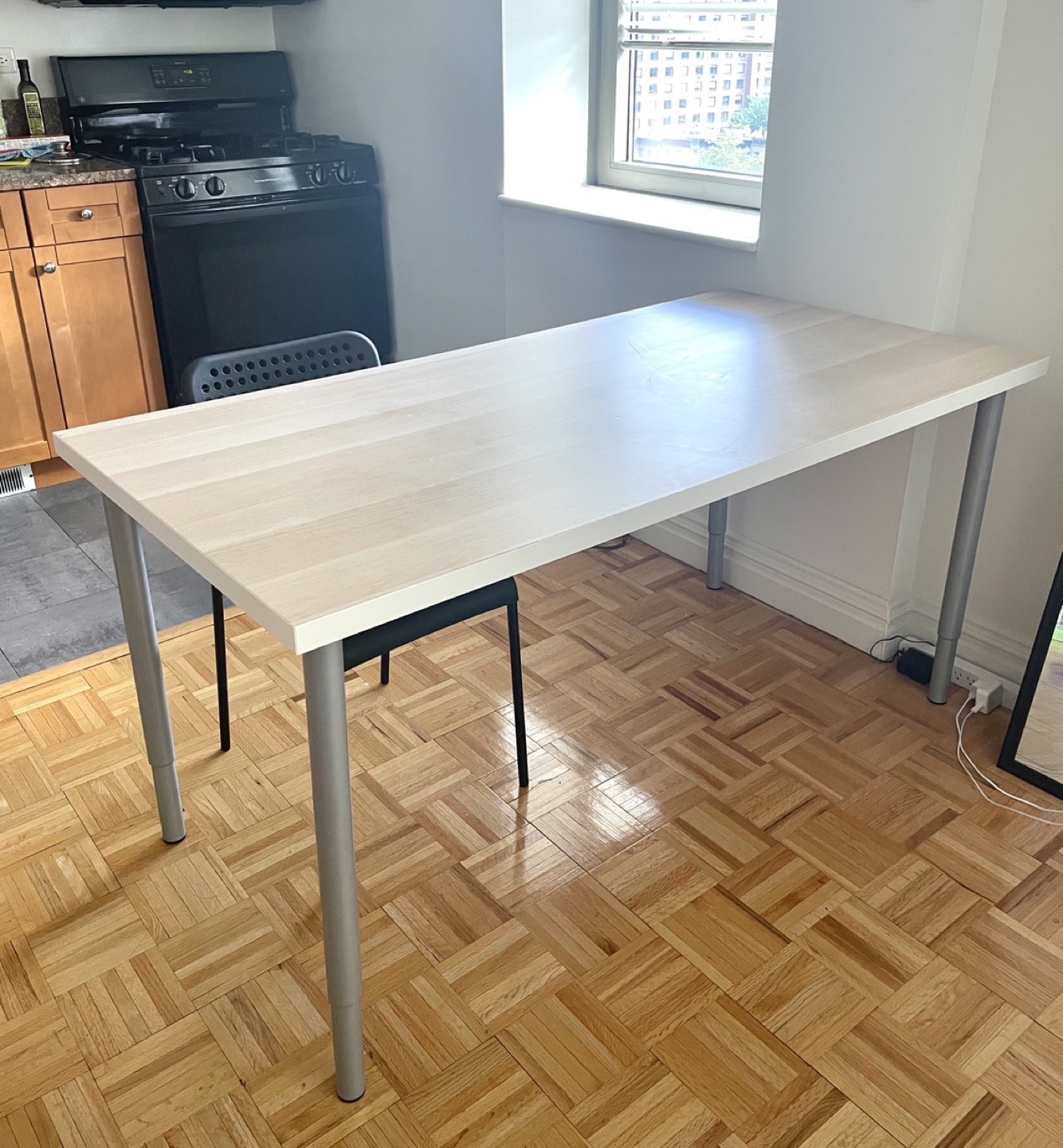 Moving sale - Desk, Chairs, Clothing rack