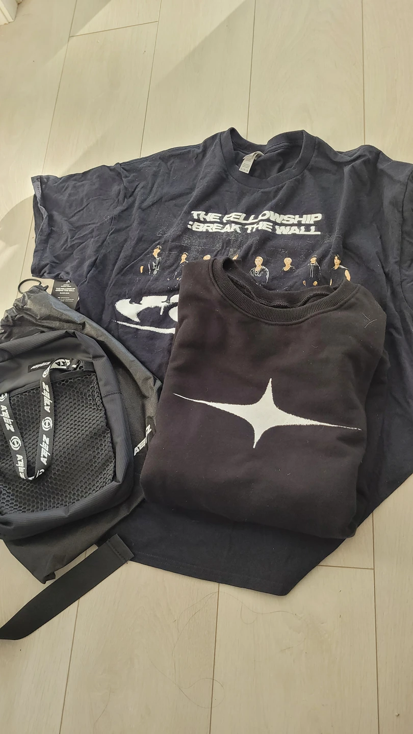 ATEEZ Sling Bag shirt and sweater XL unisex thumbnail