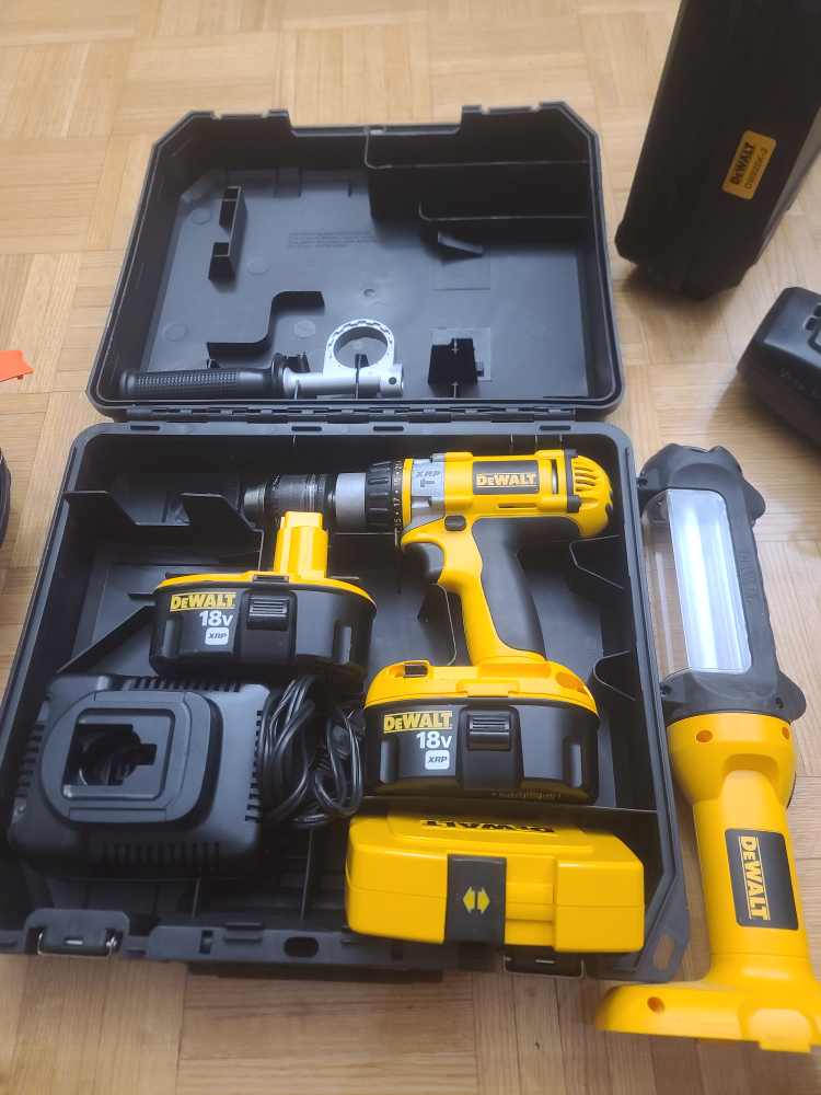 Dewalt  cordless hammer drill Tool - photo 3