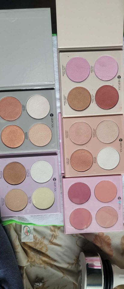 Highlighter and blush palettes