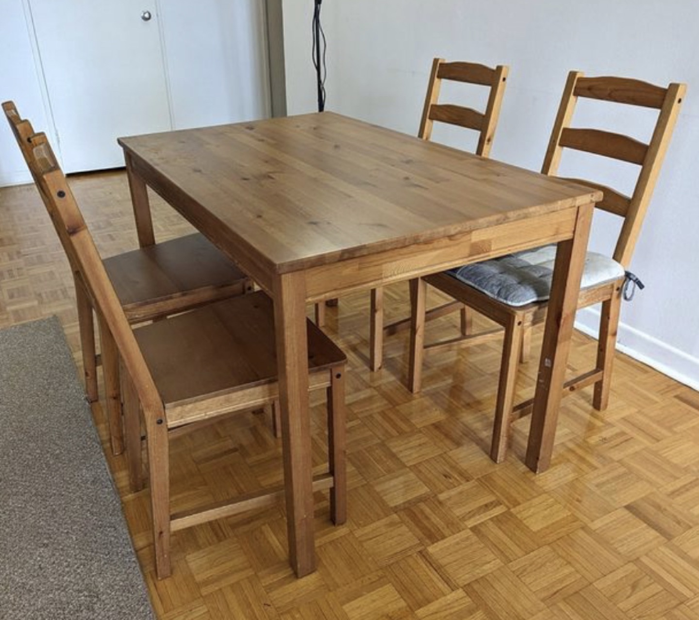 DINING TABLE - photo 5