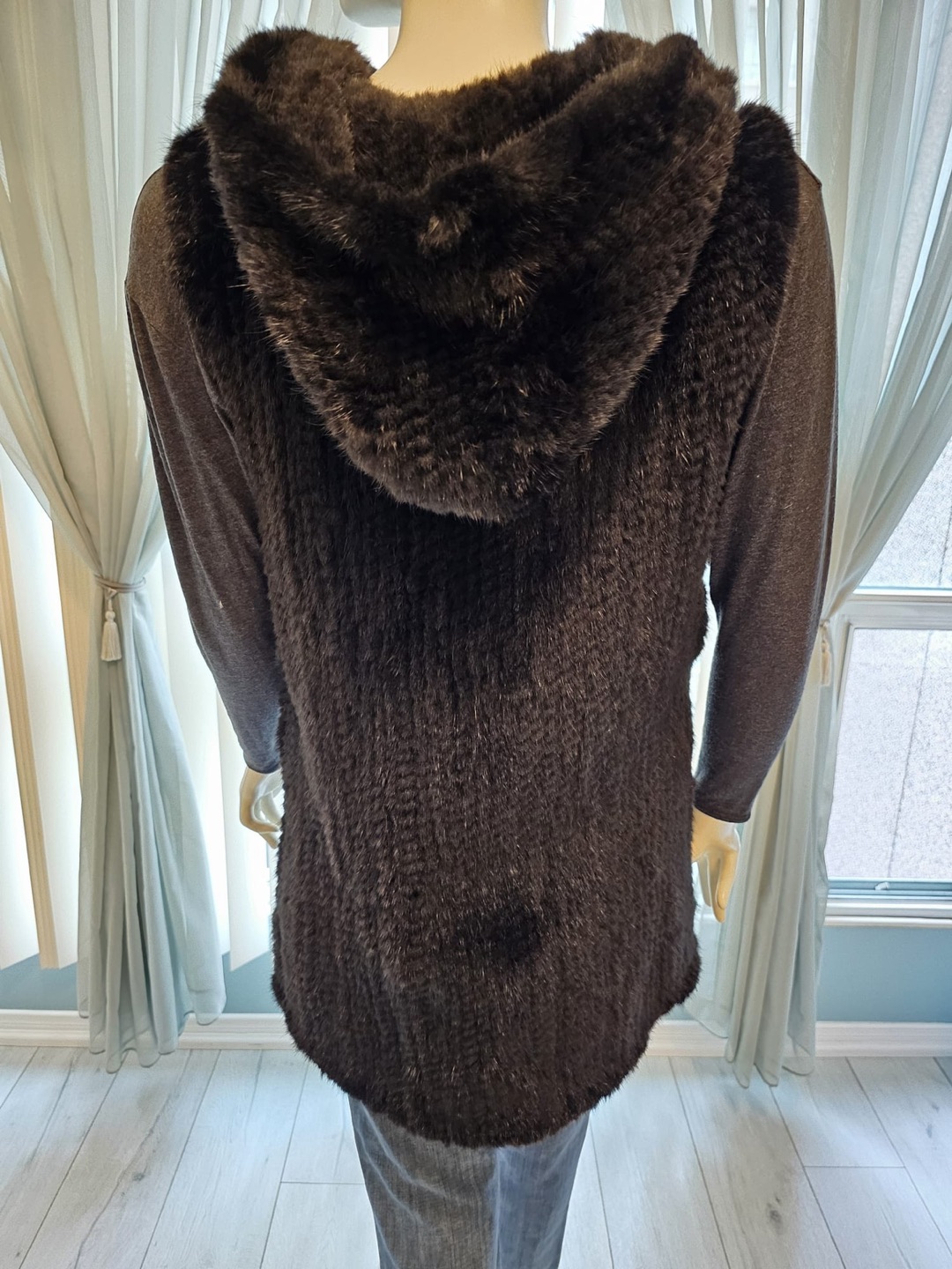 Knitted Mink Black Vest image indicator(4)