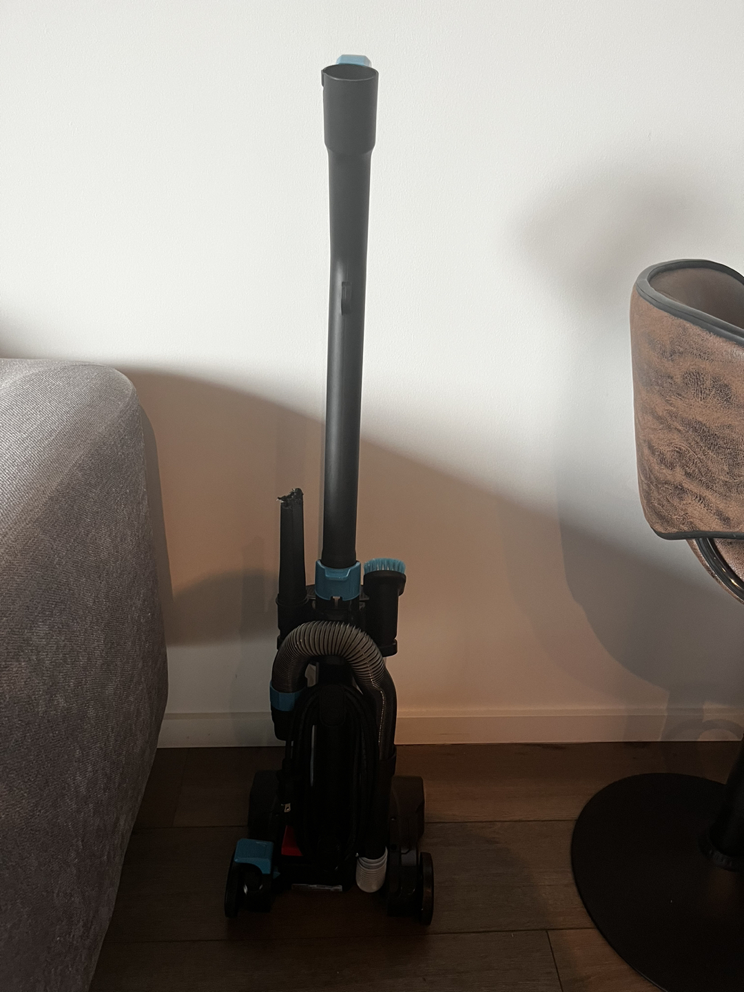 Bissell Power Force Compact Vaccum - photo 5