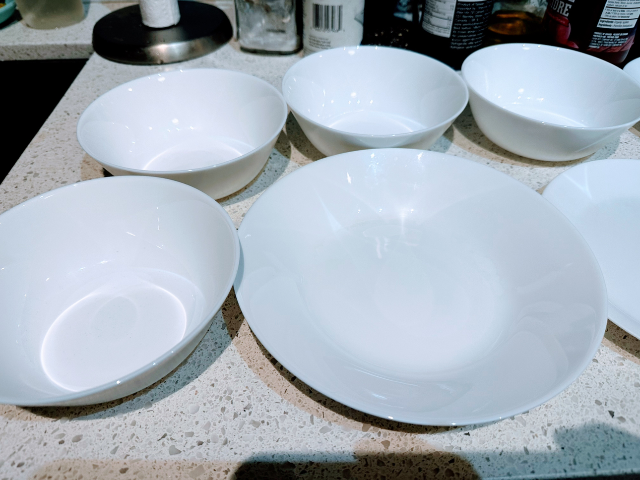 Like new - 4bowls and 4plates #freecycle - photo 2
