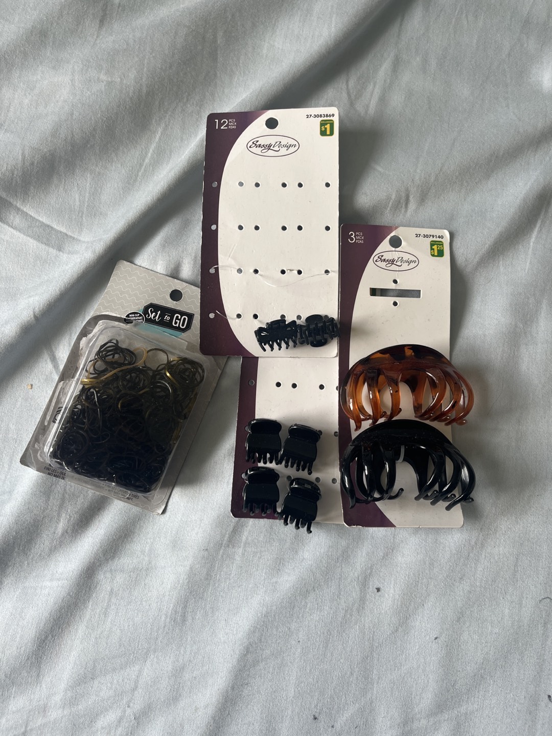 Hair clips and elastic thumbnail