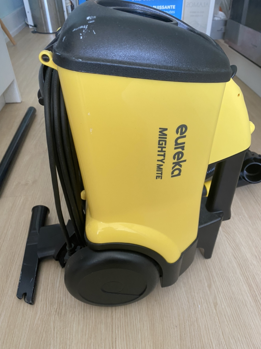 Eureka mighty mite vacuum - photo 4