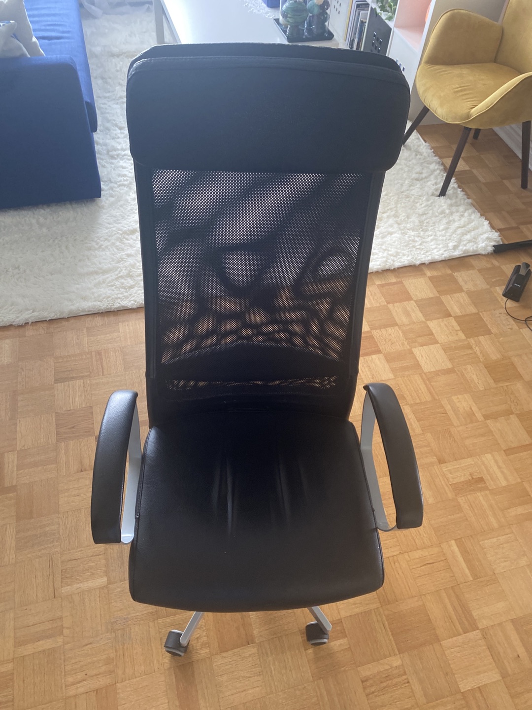 Desktop chair