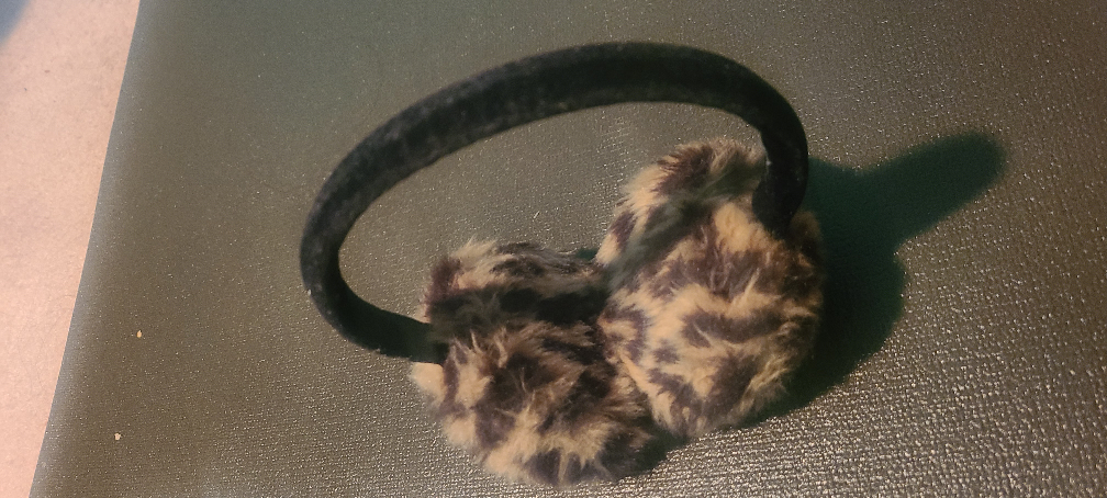 White winter hat and earmuffs - photo 4