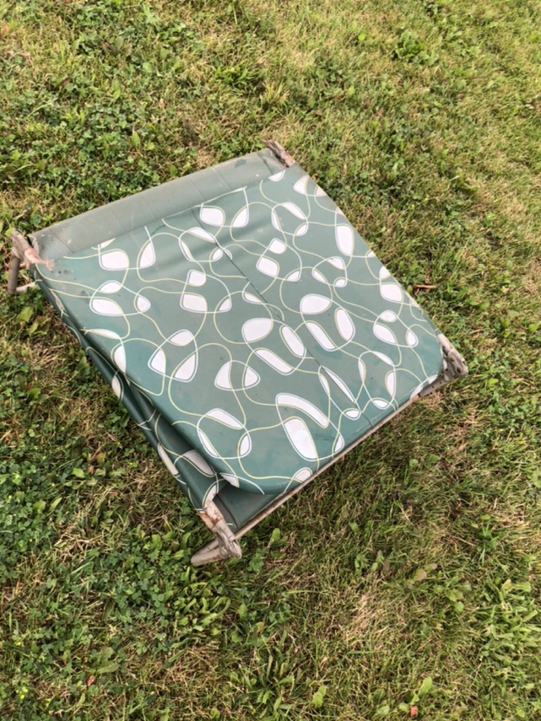 Old foldable mid century vintage patio recliner image indicator(5)