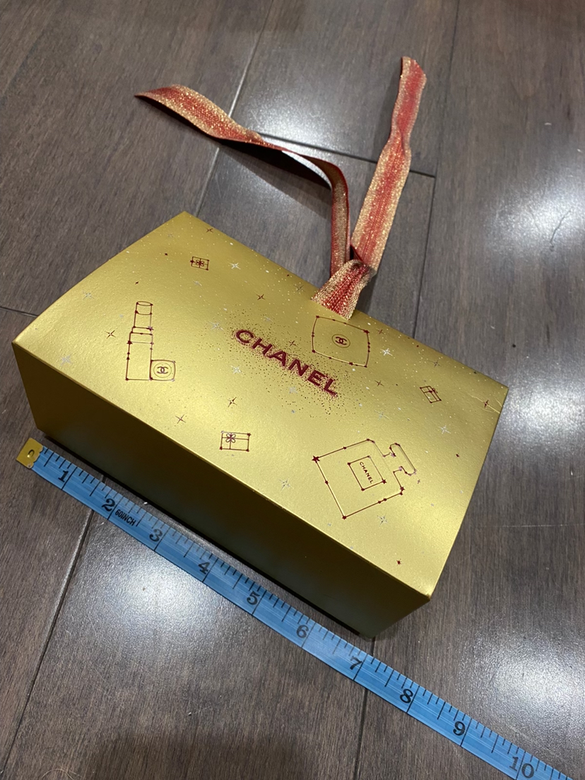 Chanel paper bag for gifting