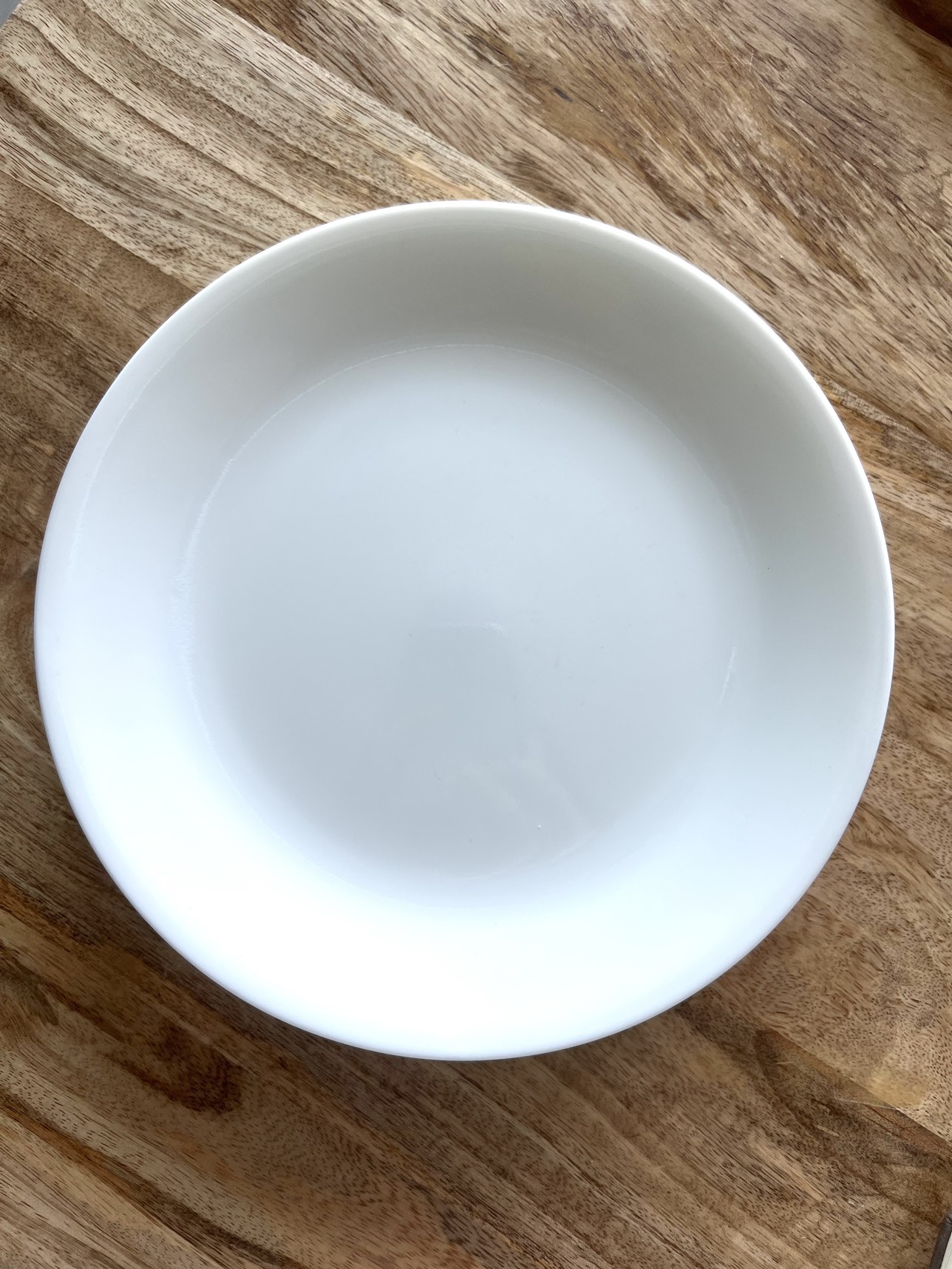Corelle plates 8.5 inches set of 7