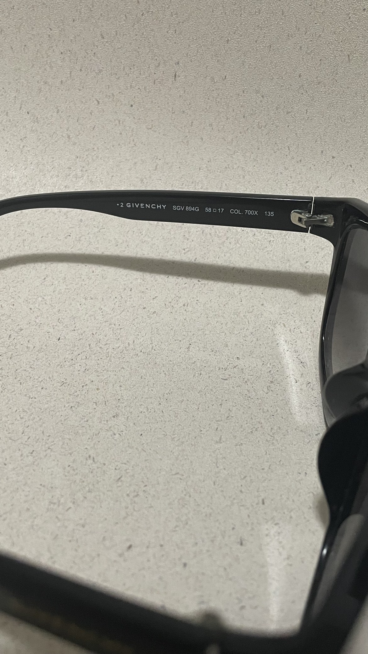 Givenchy women’s sunglasses black SGV 894G image indicator(3)