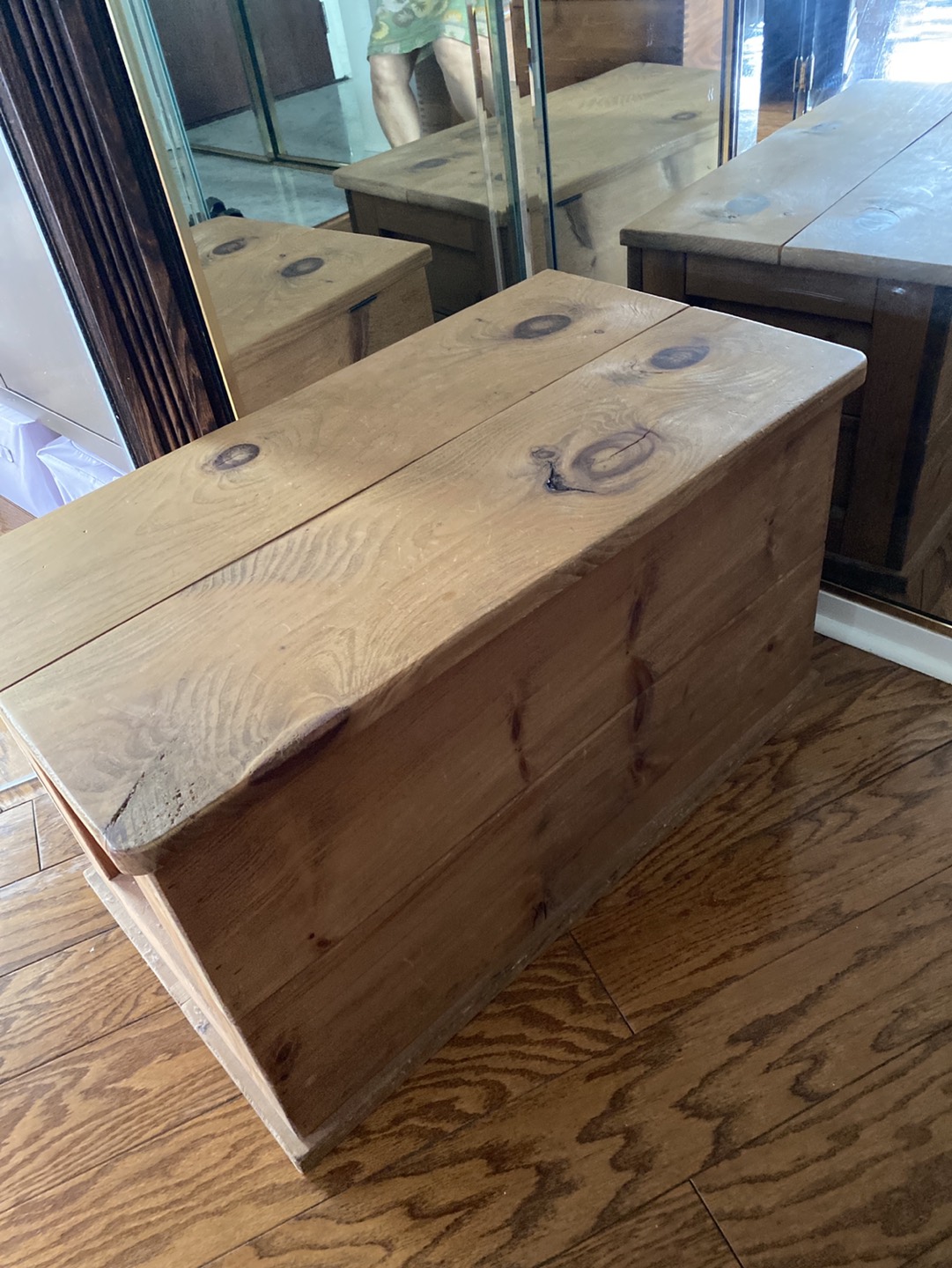 Wooden chest - photo 2