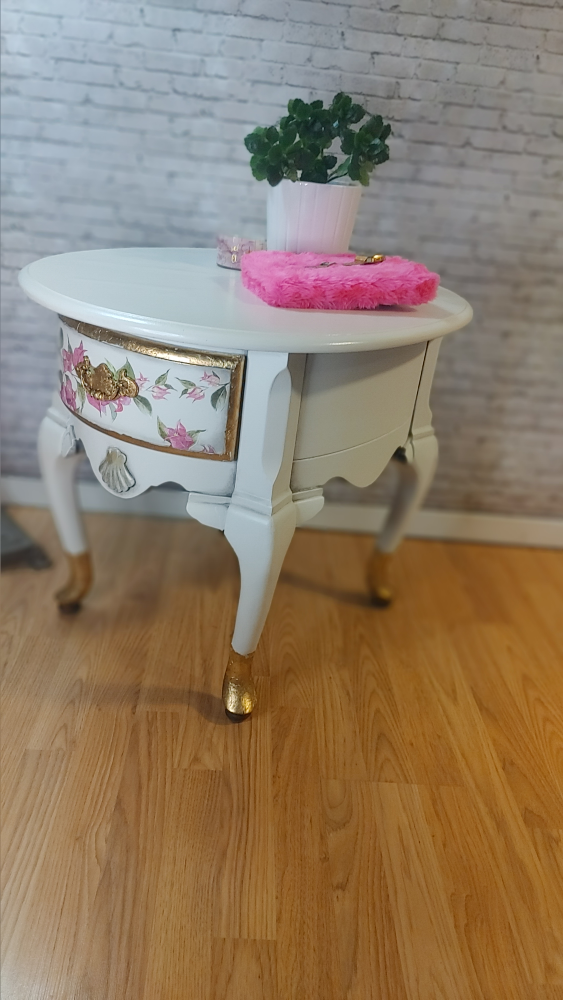 Boujee pink and white floral accent side coffee table