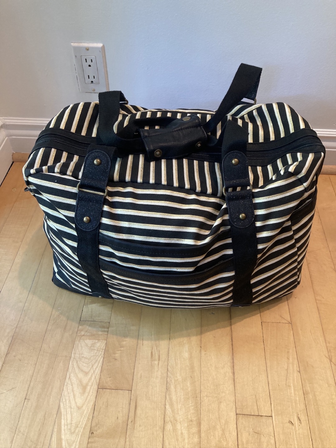 Cute overnight bag thumbnail