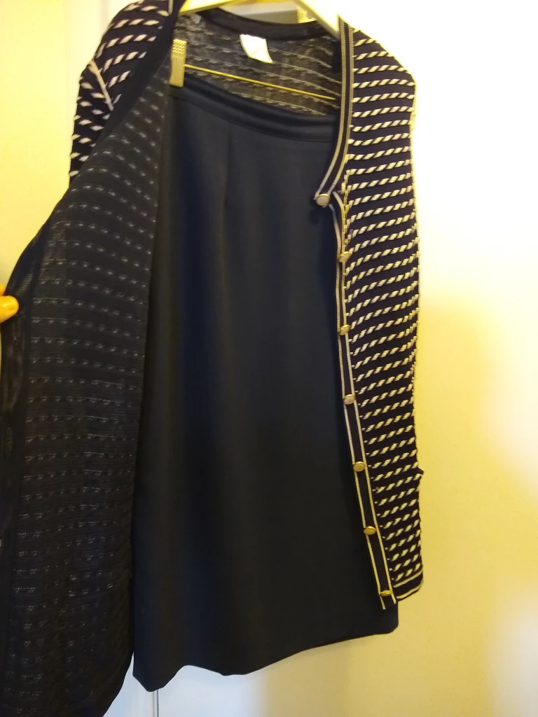 Pre owned Gilet and Skirt image indicator(2)