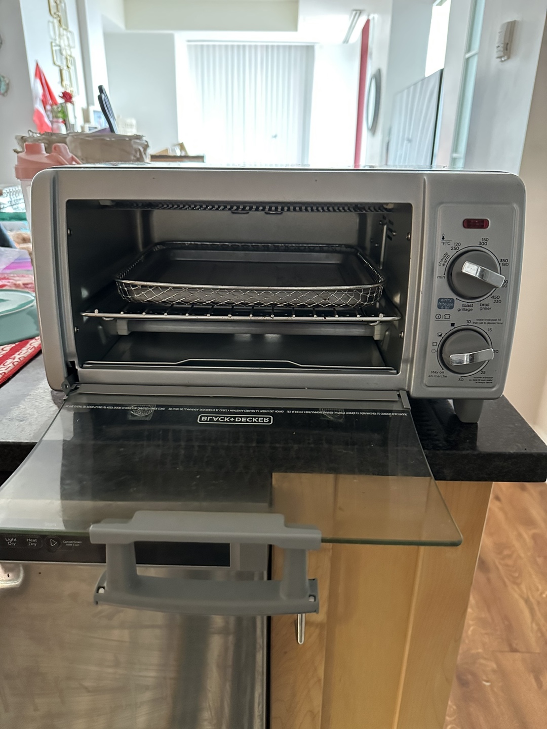 B&D Air Fryer / toaster - photo 2