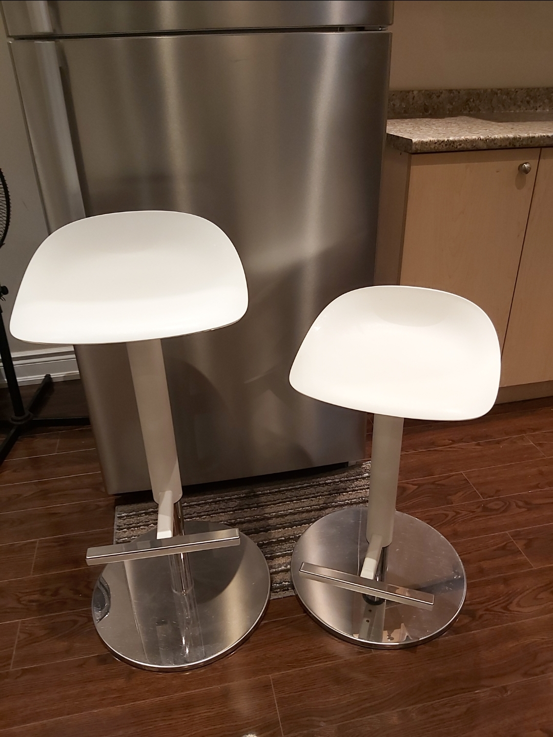 Bar stools - photo 2