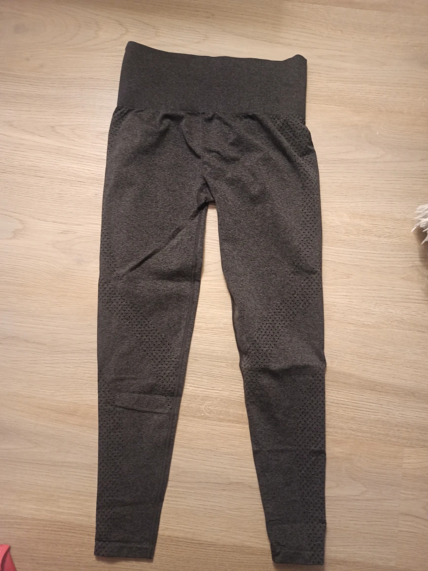 workout leggings thumbnail