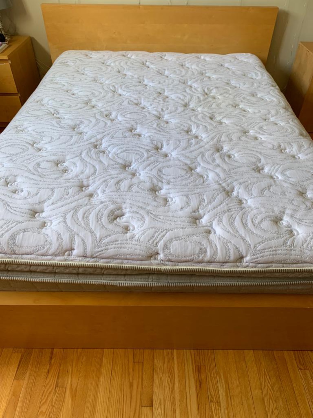 Queen mattress thumbnail