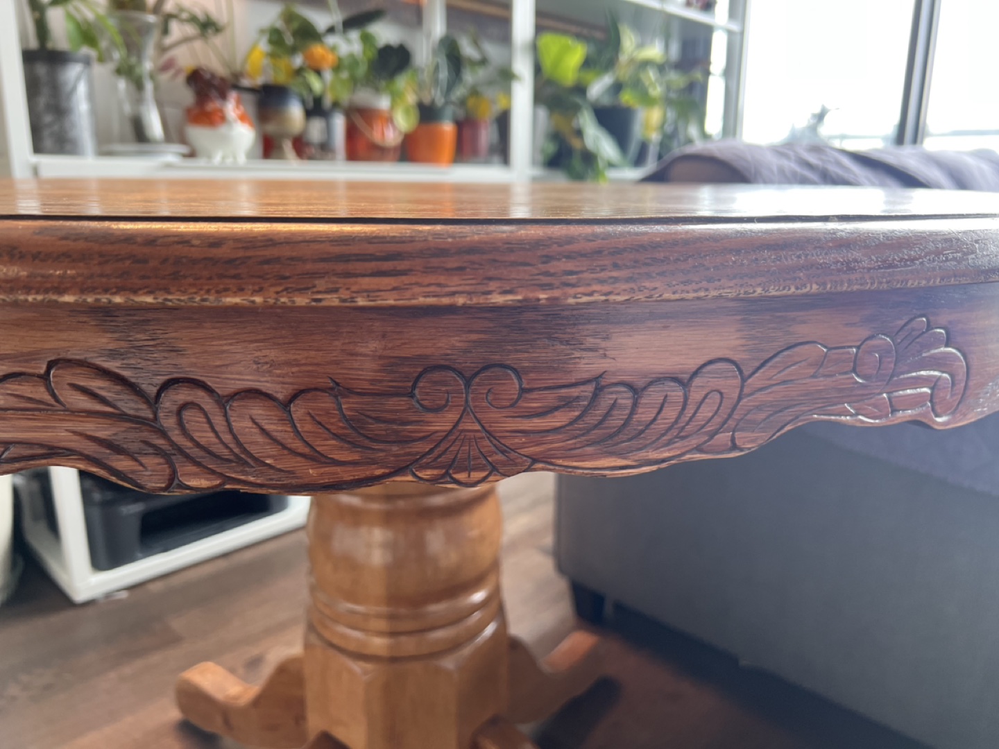 Antique Solid Wood Extendable Table image indicator(3)