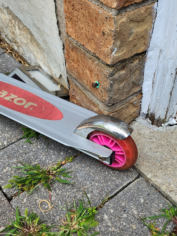 Pink Razor Scooter for Kids image indicator(3)