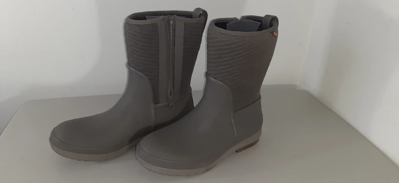 WINTER WATERPROOF BOOTS thumbnail
